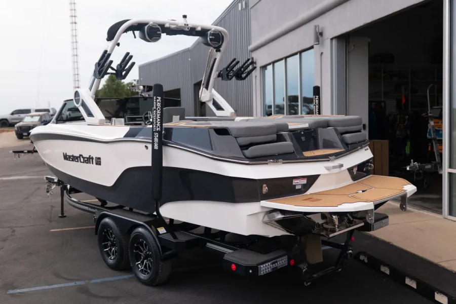 2026-mastercraft-xt24-146876-image6.webp