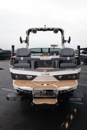2026-mastercraft-xt24-146876-image7.webp