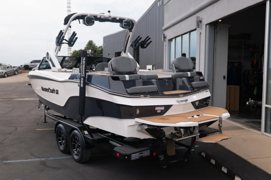 2026-mastercraft-xt24-146876-image8.webp