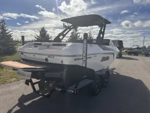 2019 MALIBU 21 MLX WAKE SETTER Icon