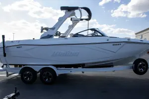 2027-malibu-wakesetter-23-lsv-146886-image0.webp