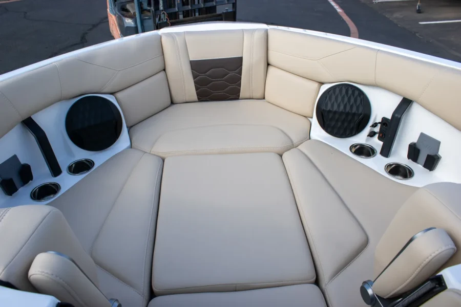2027-malibu-wakesetter-23-lsv-146886-image16.webp