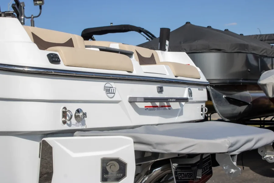 2027-malibu-wakesetter-23-lsv-146886-image3.webp