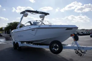 2027-malibu-wakesetter-23-lsv-146886-image8_165257.webp