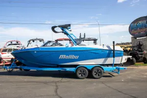 2027-malibu-wakesetter-23-lsv-146888-image0.webp