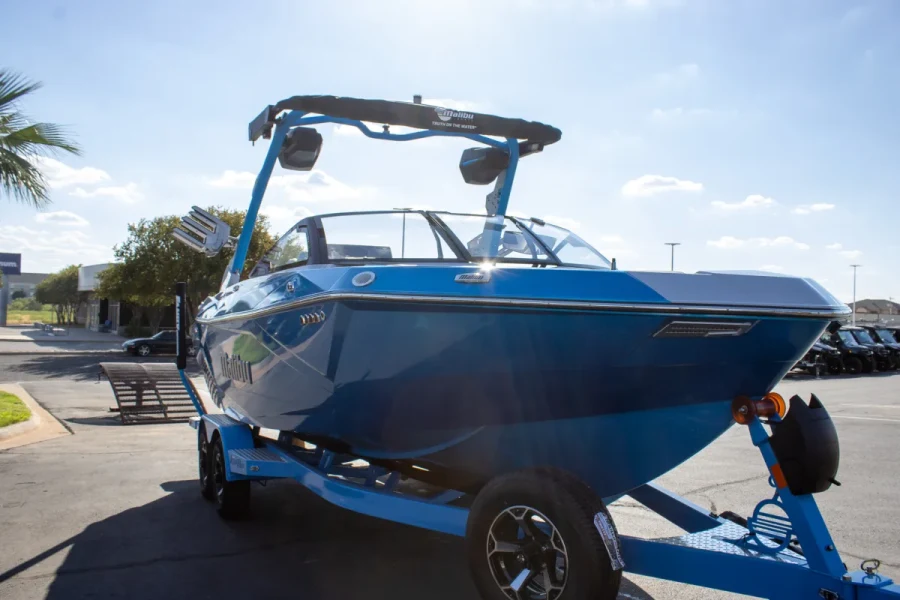 2027-malibu-wakesetter-23-lsv-146888-image3.webp