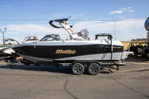 2027-malibu-wakesetter-23-lsv-146891-image0.webp