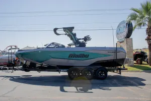 2027-malibu-wakesetter-25-lsv-146895-image0.webp