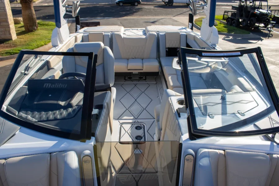 2027-malibu-m230-146896-image16.webp