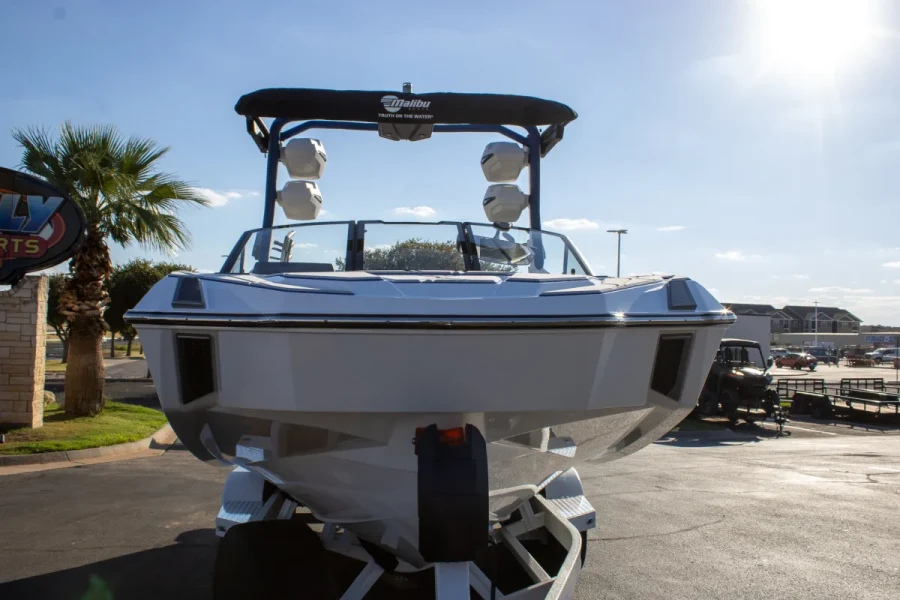 2027-malibu-m230-146896-image2.webp