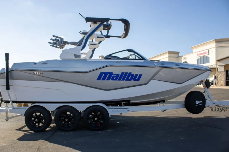 2027-malibu-m230-146896-image4.webp