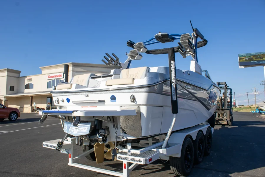 2027-malibu-m230-146896-image5.webp