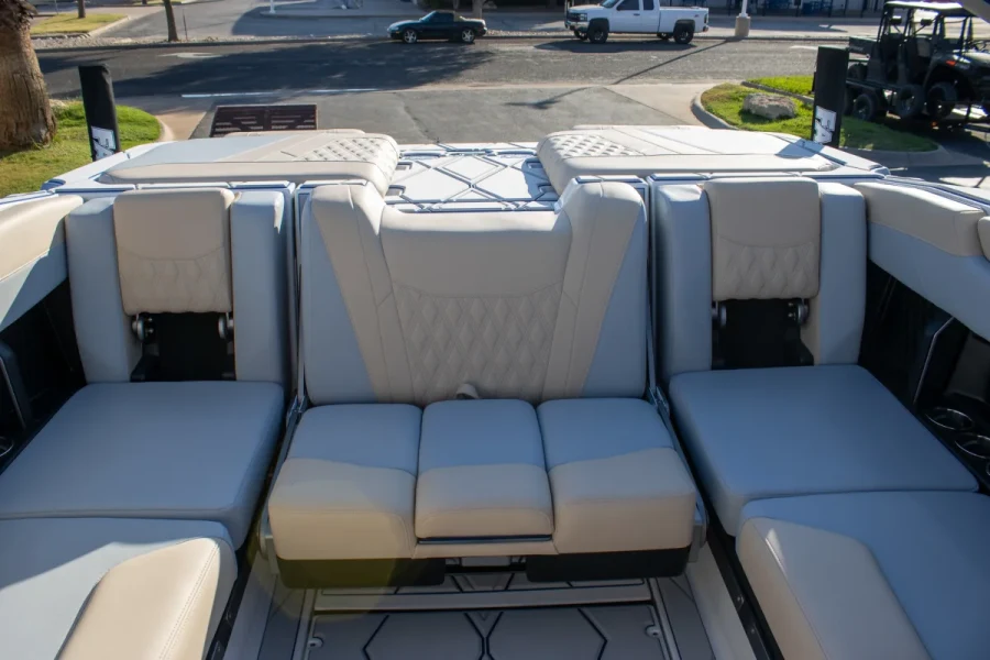 2027-malibu-m230-146896-image9.webp