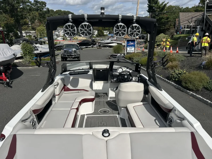 2018-axis-t22-146901-image2.webp