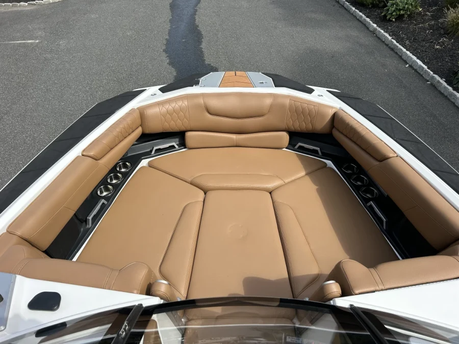 2021-malibu-m240-146904-image3.webp