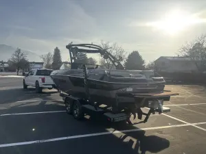 2017-malibu-wakesetter-24-mxz-146914-image1.webp