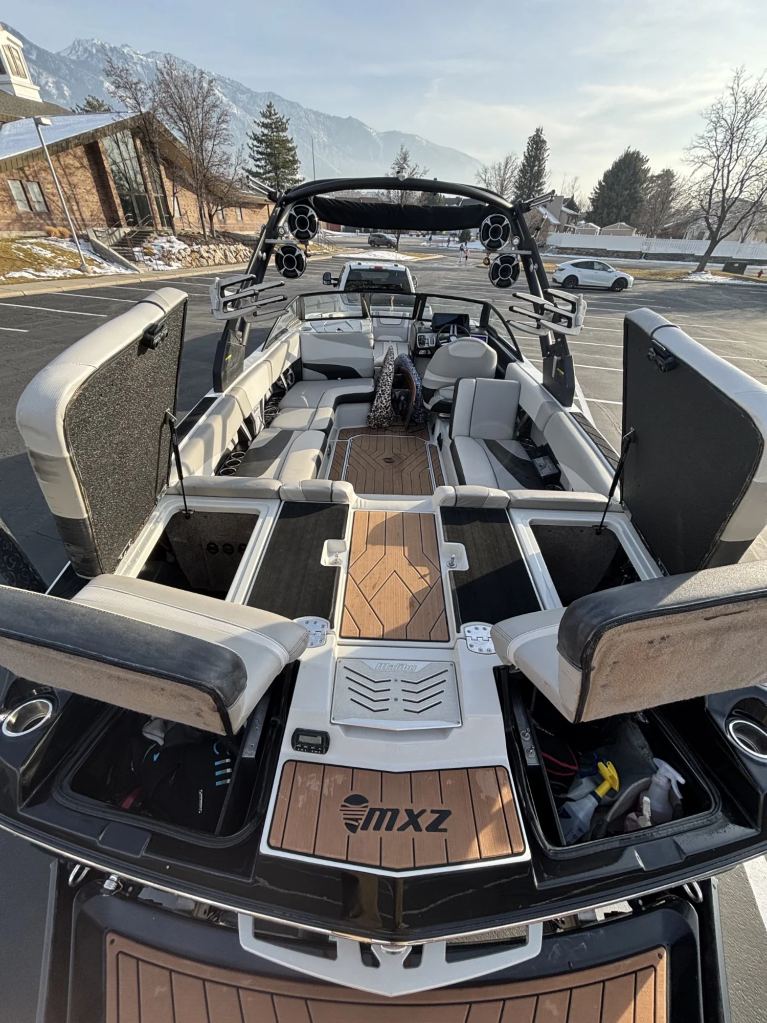 2017 Malibu Boats Wakesetter 24 MXZ