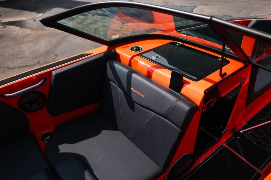 2025-mastercraft-nxt24-146915-image17.webp