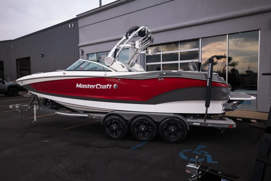 2019-mastercraft-x24-146916-image1.webp