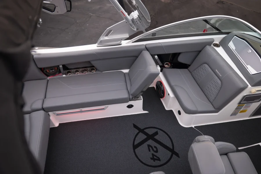 2019-mastercraft-x24-146916-image13.webp