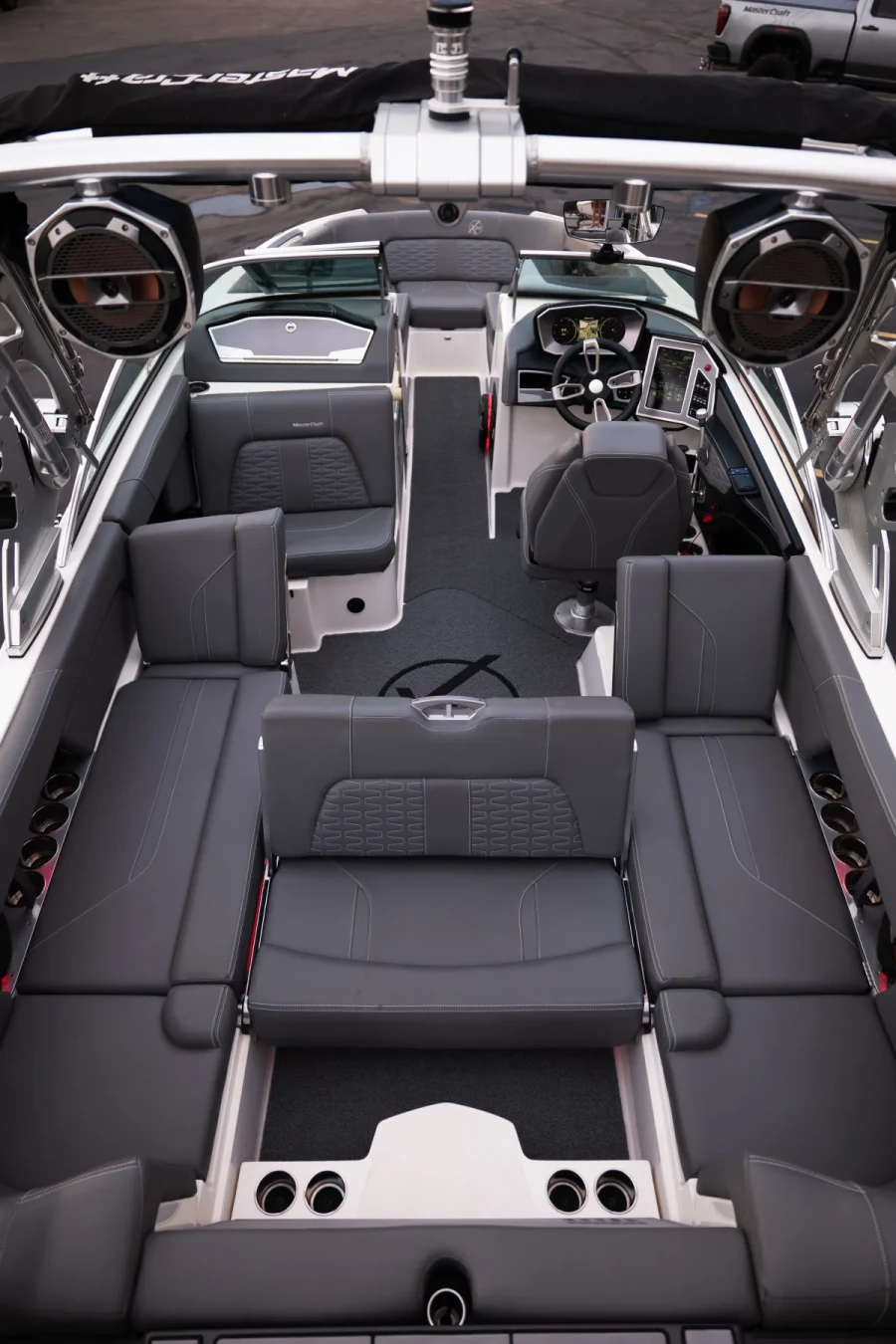 2019-mastercraft-x24-146916-image25.webp