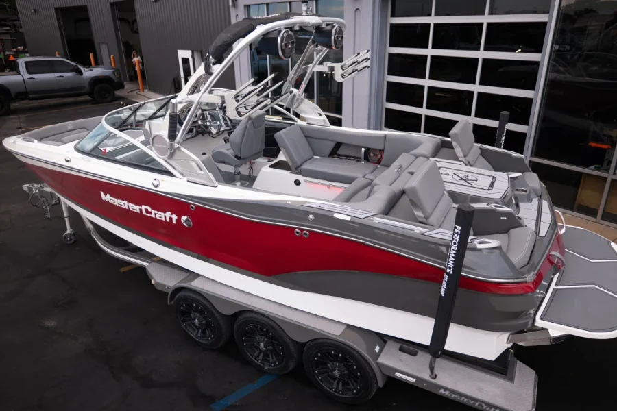 2019-mastercraft-x24-146916-image4.webp