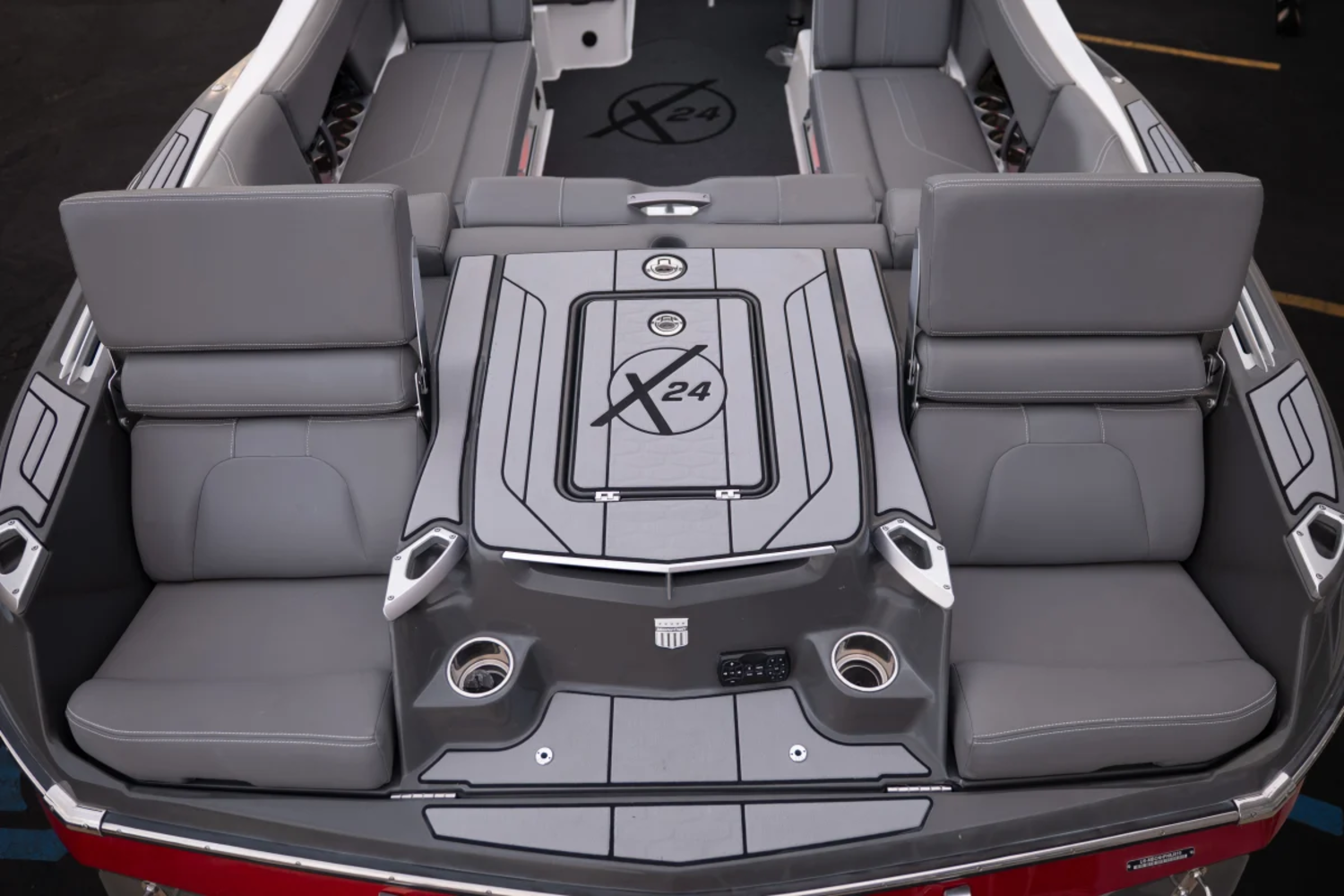 2019 MASTERCRAFT X24 ONLY 183HRS 1 OWNER 