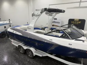 2016-malibu-wakesetter-25-lsv-146918-image1.webp