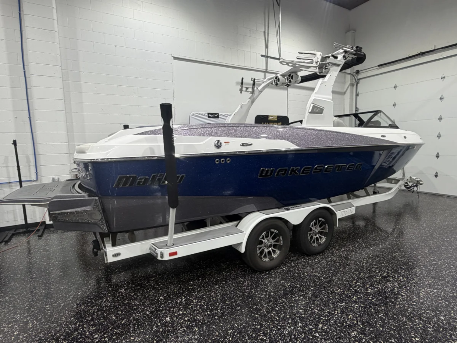2016 Malibu Boats 25 LSV