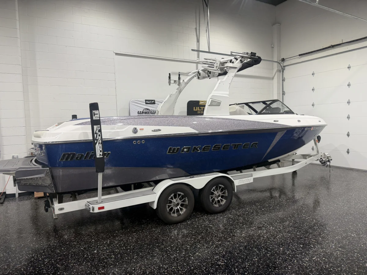 2016 Malibu Boats 25 LSV