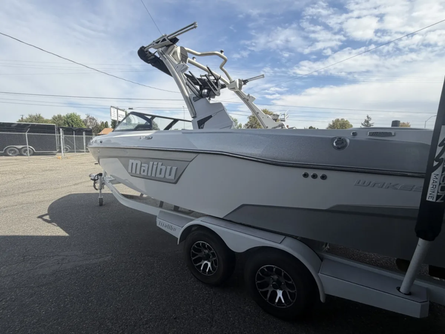 2022 Malibu 23 LSV