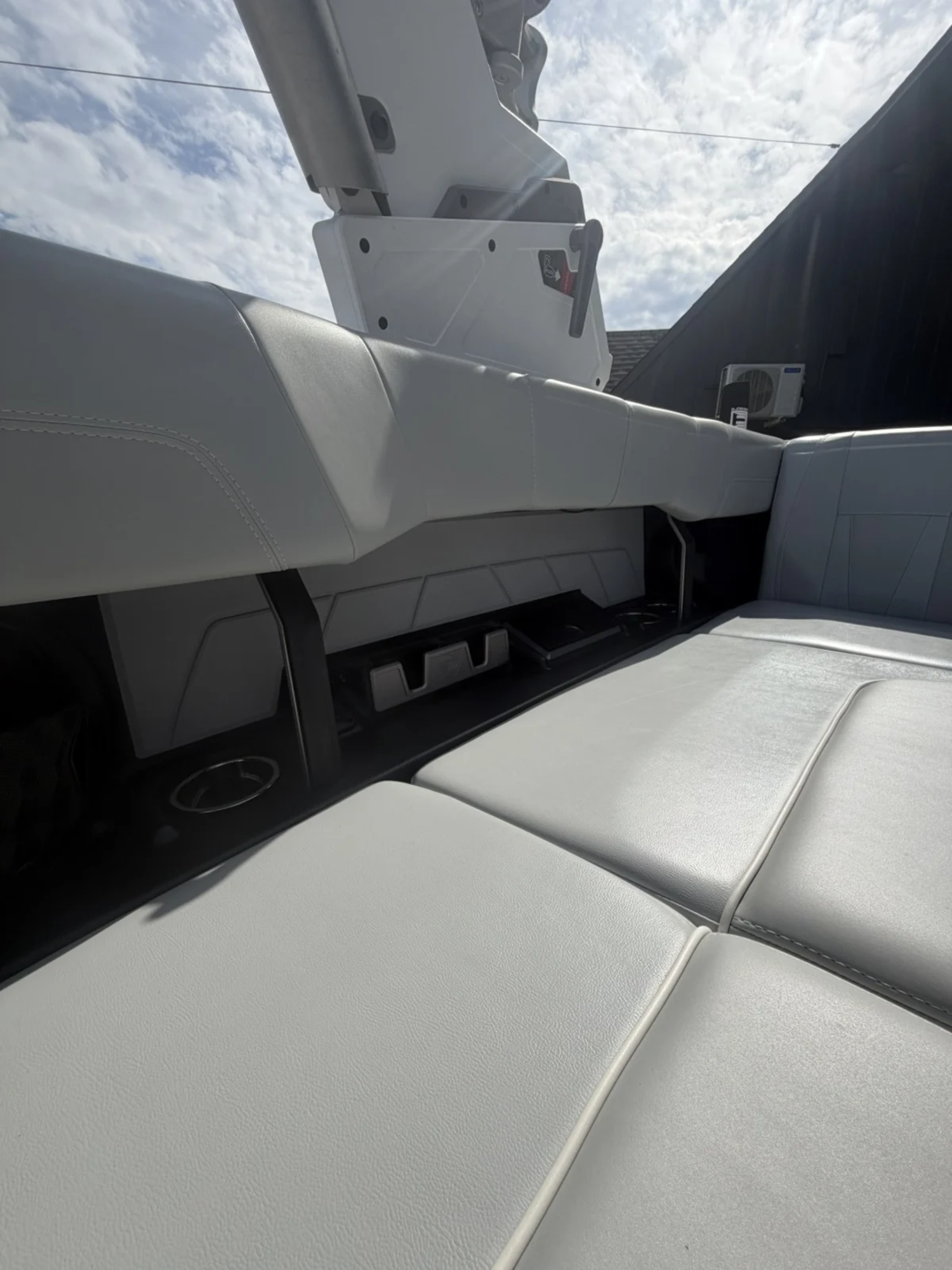 2022 Malibu 23 LSV