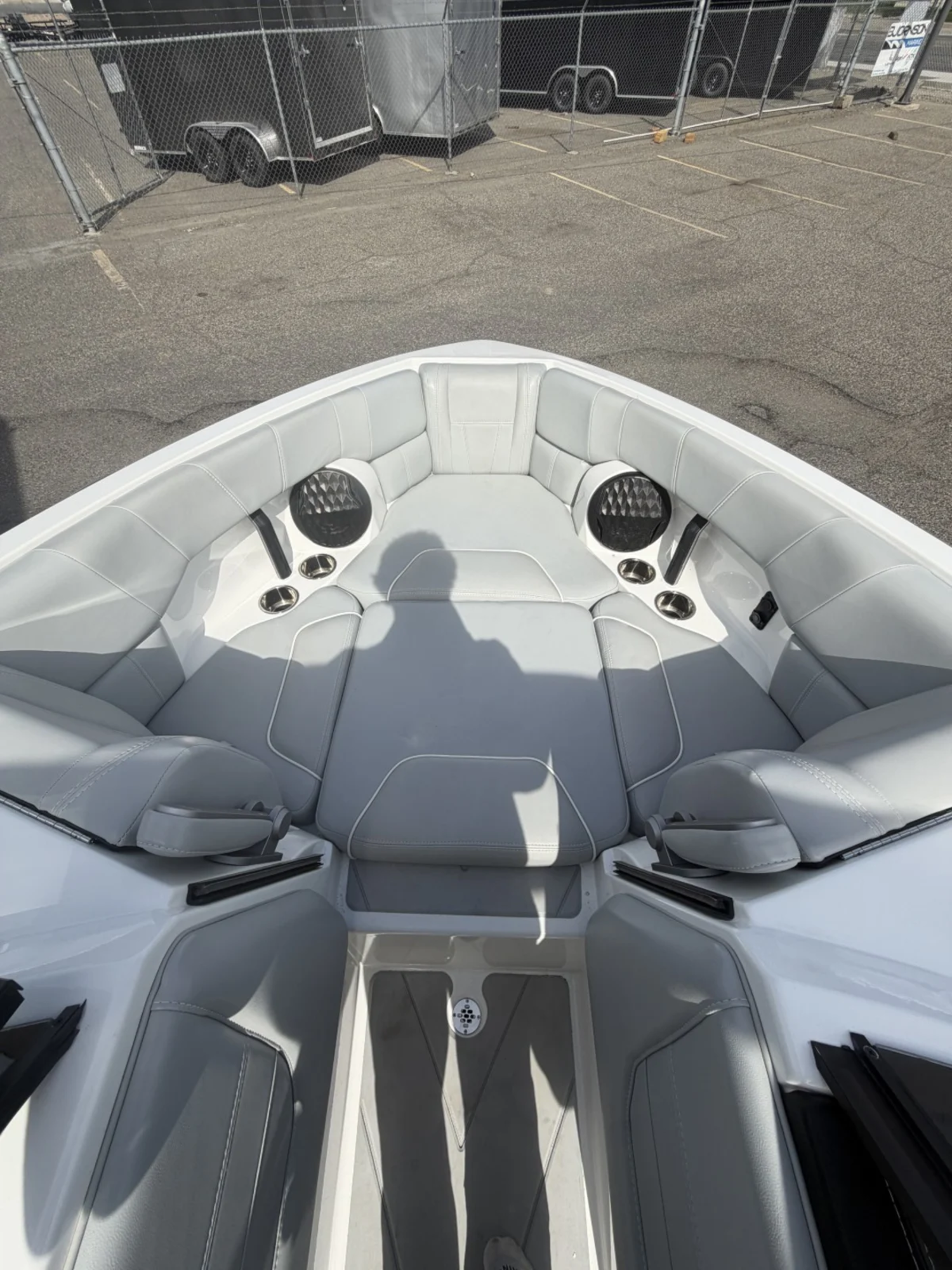 2022 Malibu 23 LSV