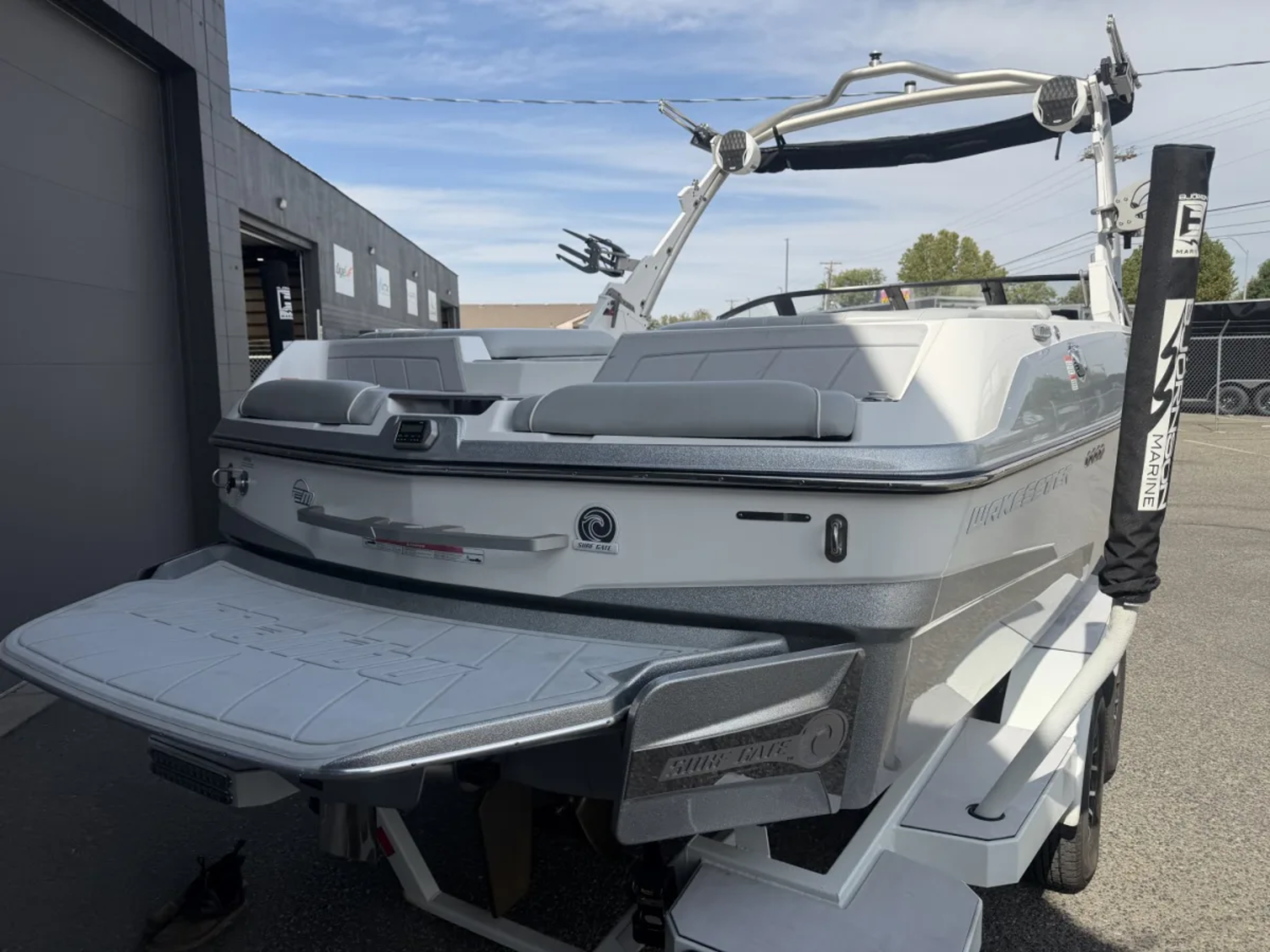 2022 Malibu 23 LSV