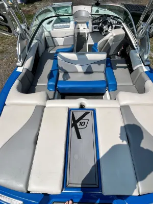 2016-mastercraft-x10-145332-image7.webp