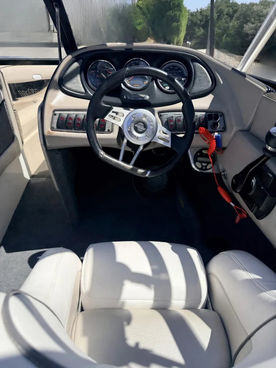 2004-malibu-wakesetter-vlx-145348-image7.webp
