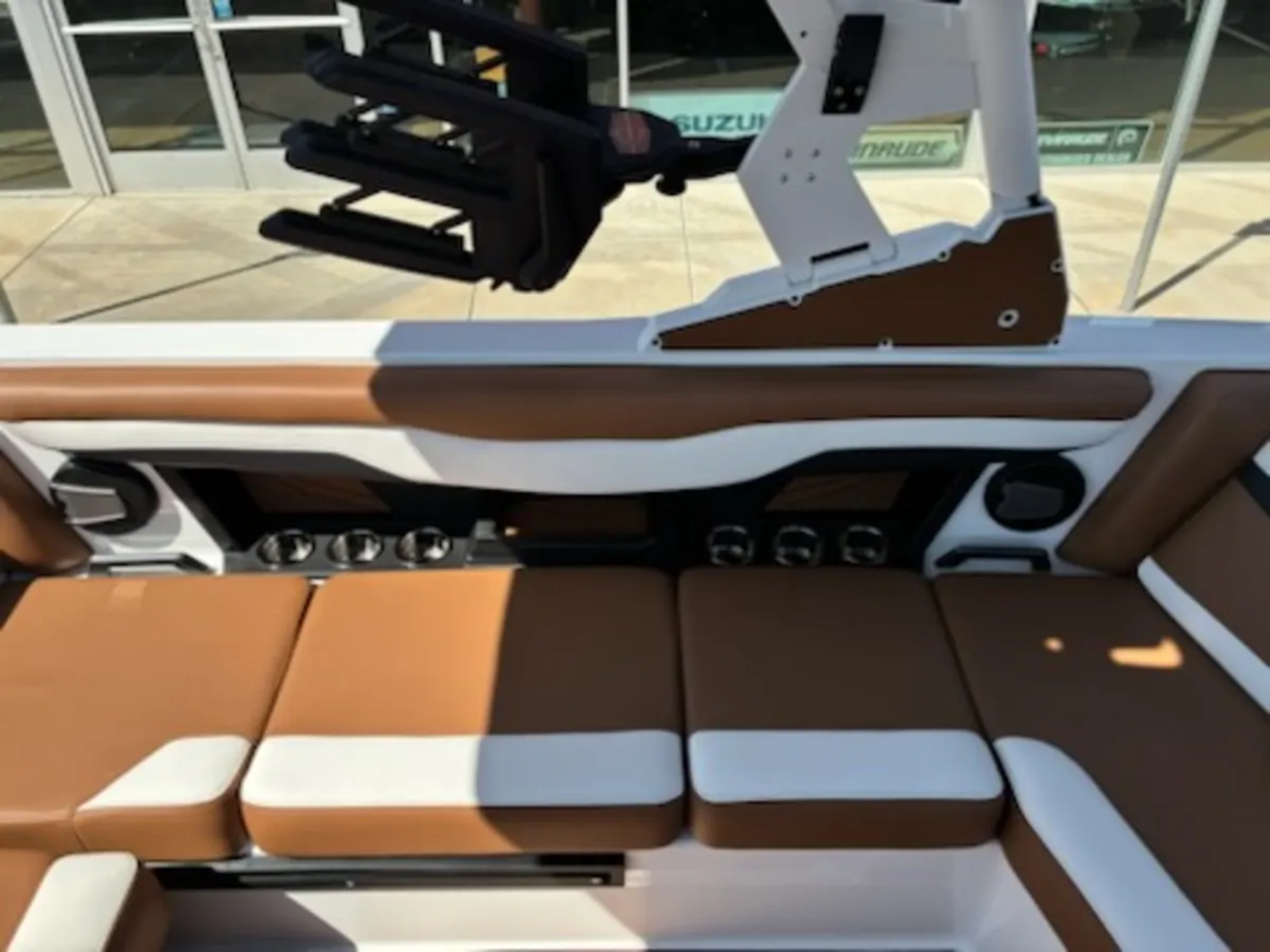 2026 AXIS T220