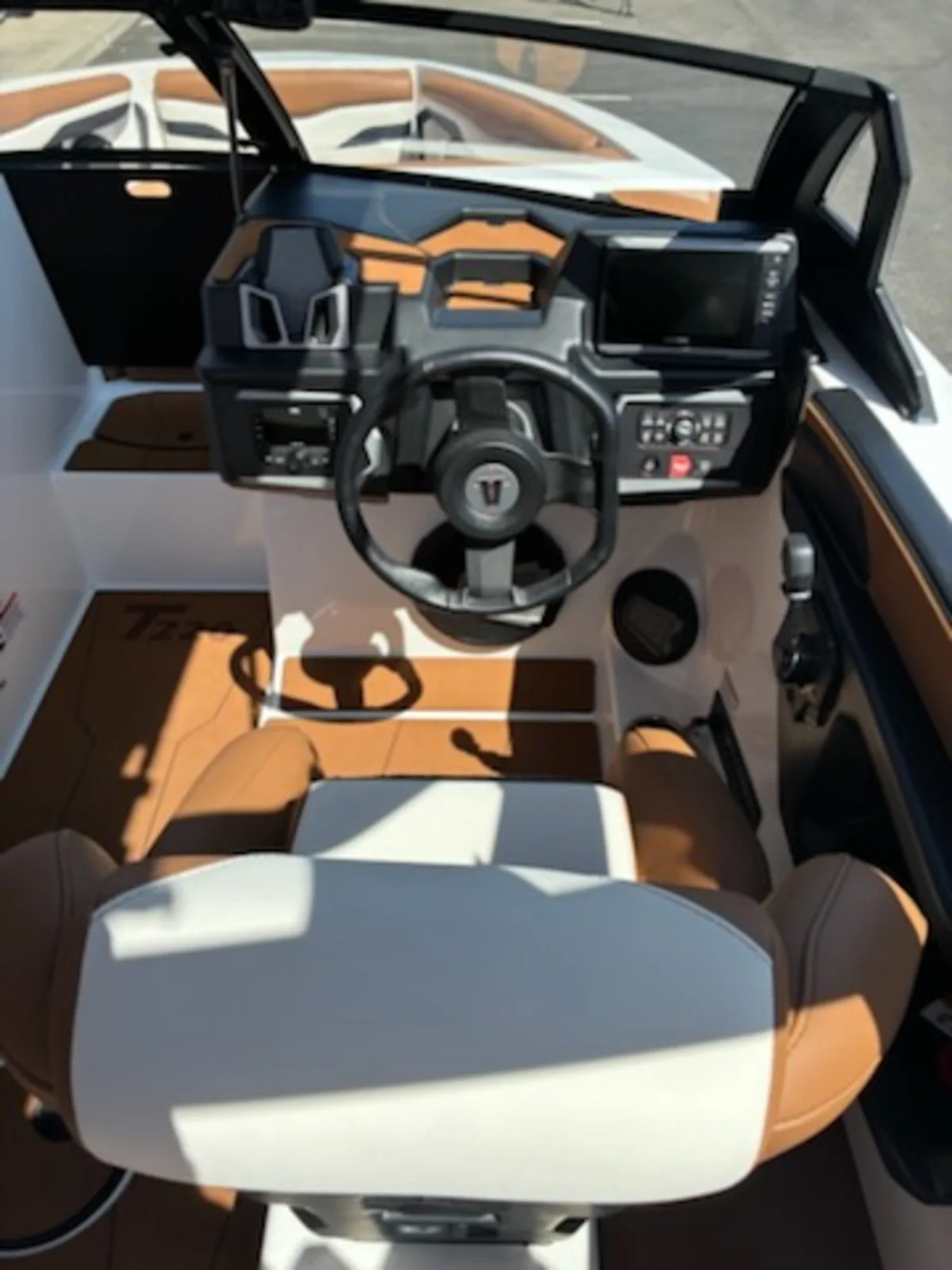 2026 AXIS T220