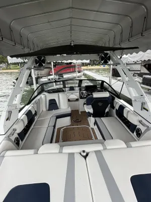 2019-malibu-21-mlx-145357-image2.webp