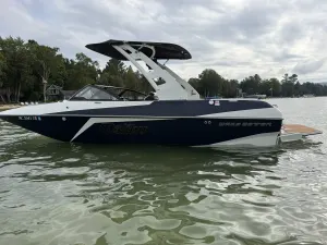 2019-malibu-21-mlx-145357-image5.webp