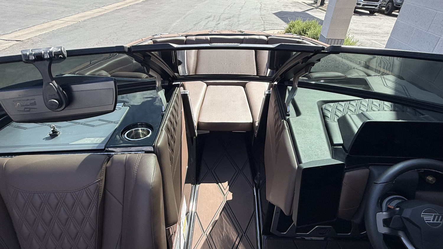 2025 Malibu Boats M242