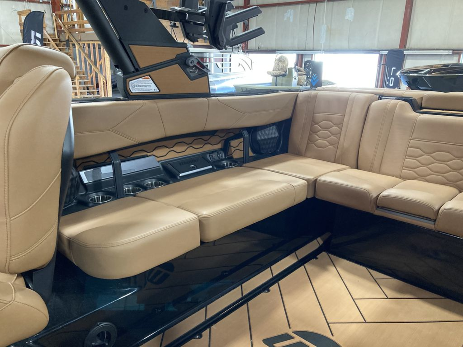 2027 Malibu Boats 23 LSV