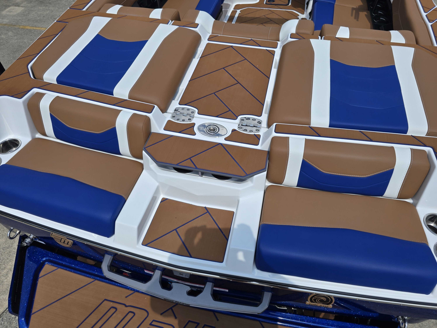 2027 Malibu Wakesetter 23 LSV