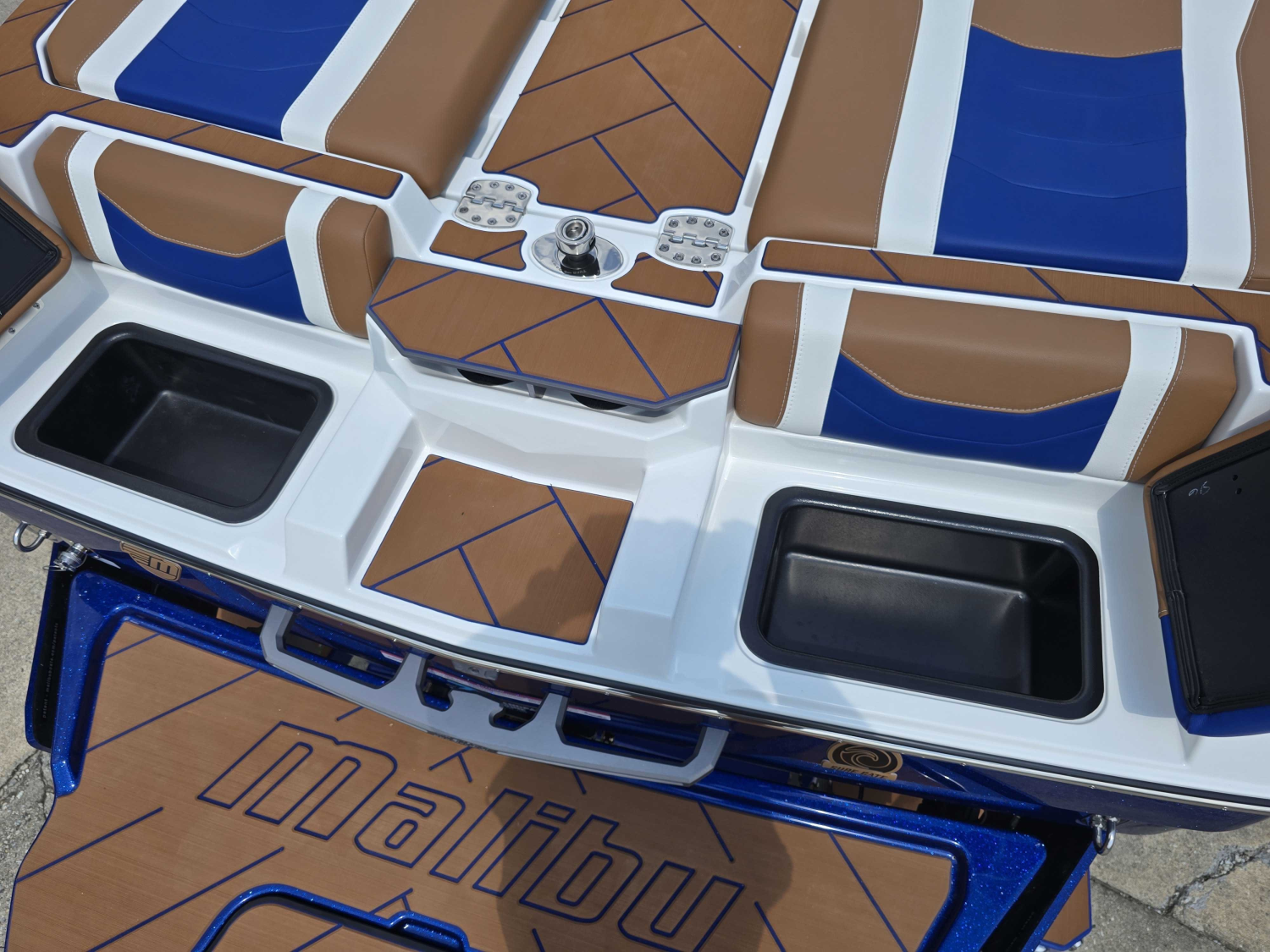 2027 Malibu Wakesetter 23 LSV
