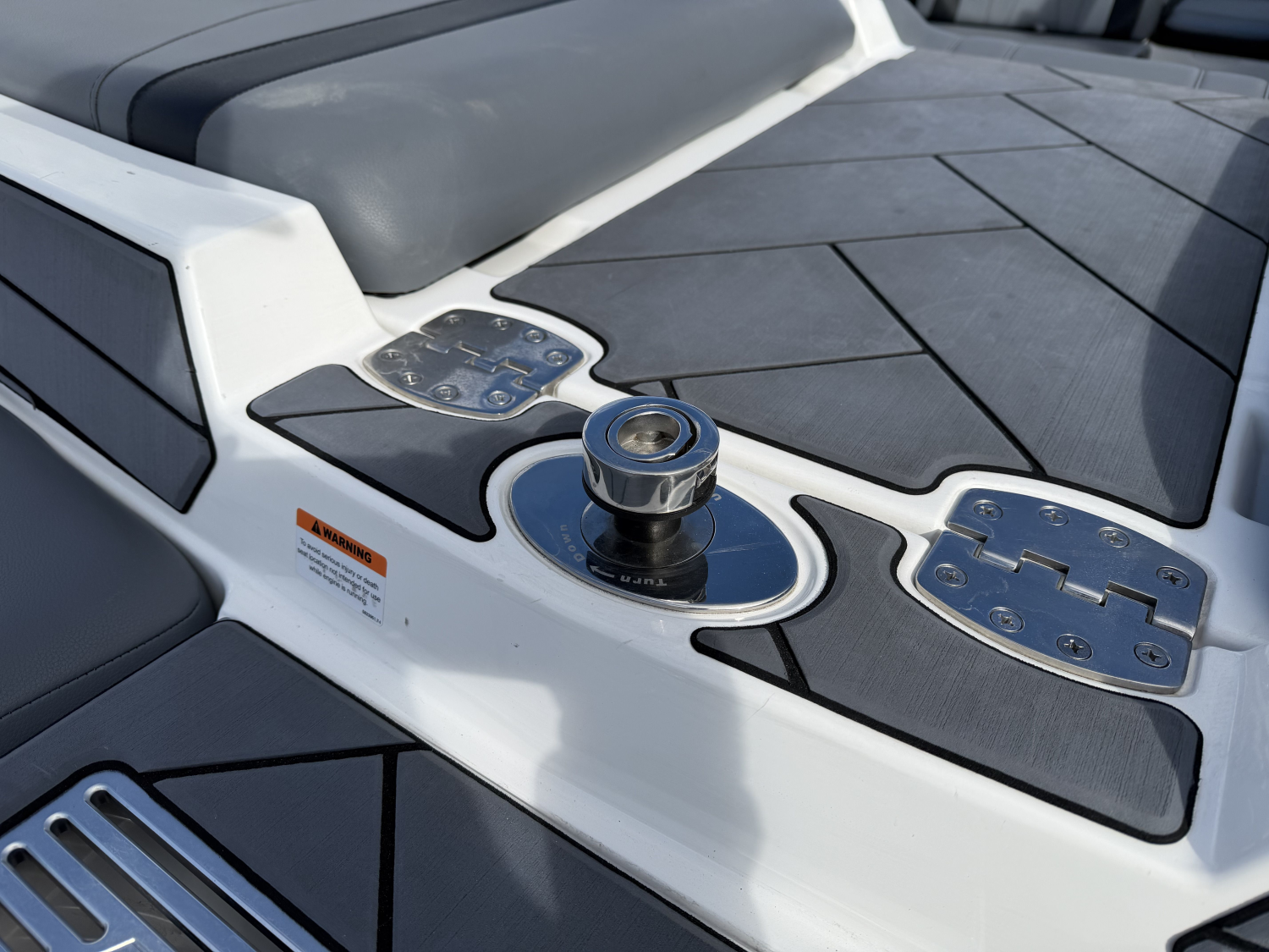 2025 Malibu 22 LSV