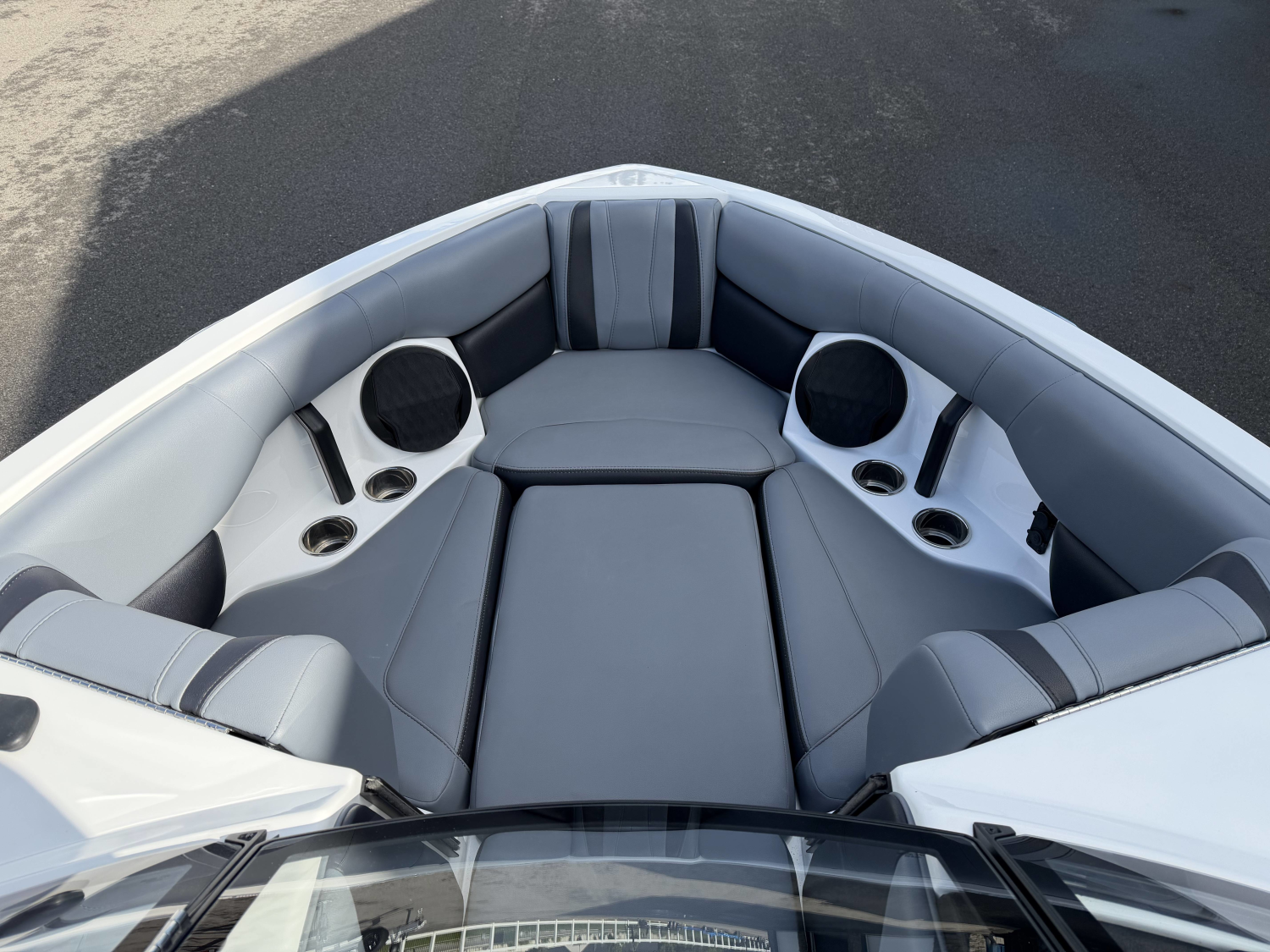 2025 Malibu 22 LSV