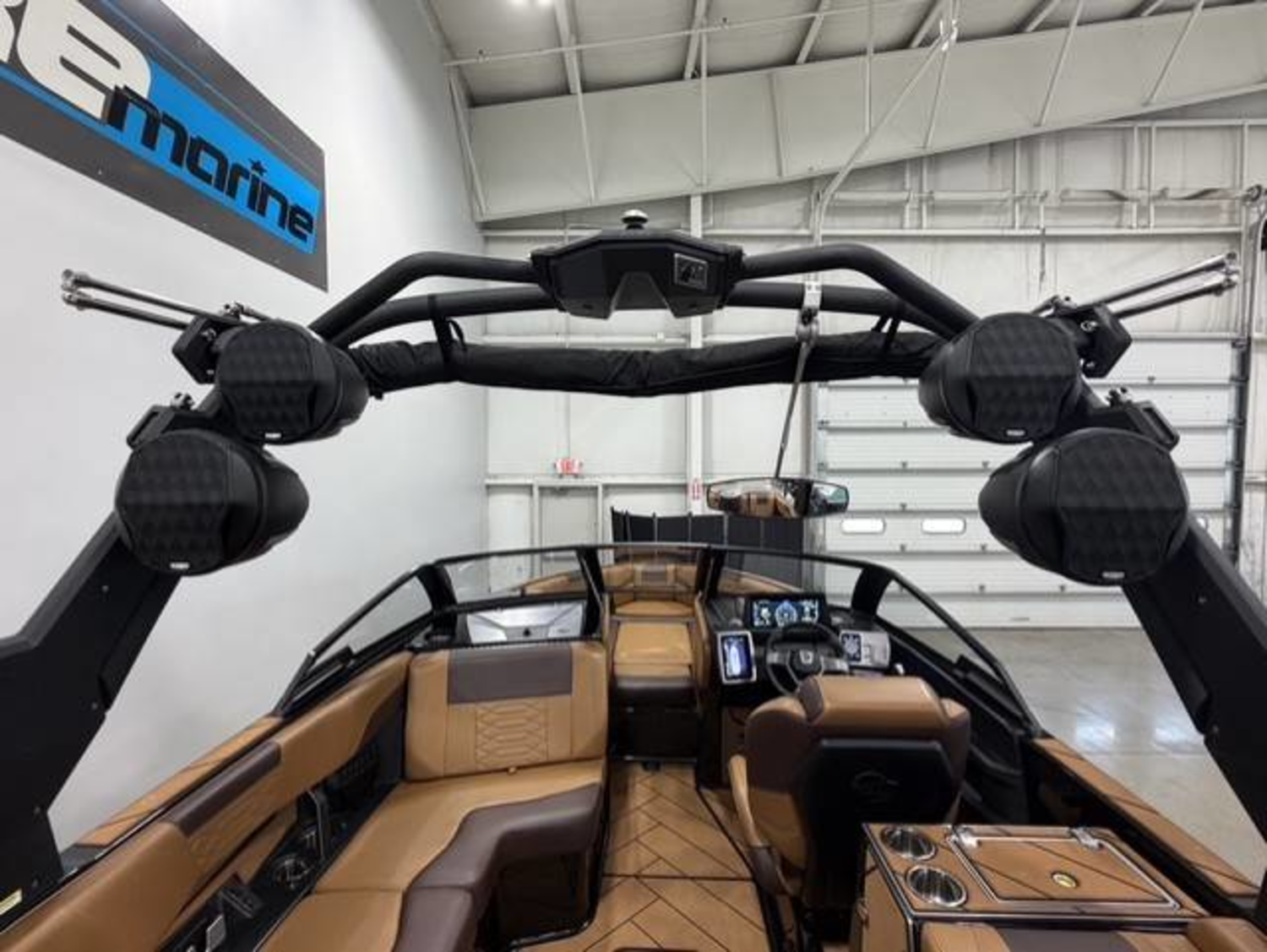 2022 Malibu 25 LSV