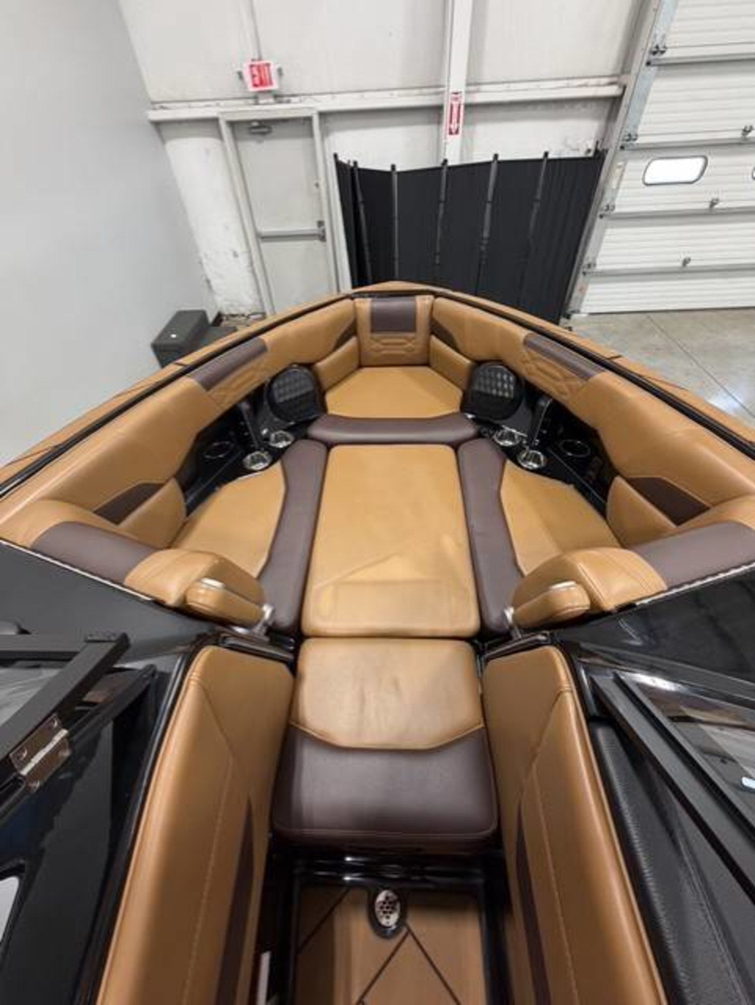 2022 Malibu 25 LSV
