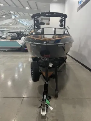 2022-malibu-wakesetter-25-lsv-145374-image3