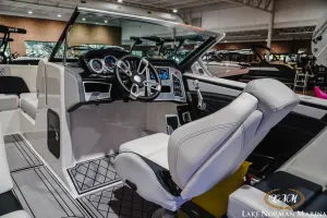 2019-mastercraft-x22-145380-image12